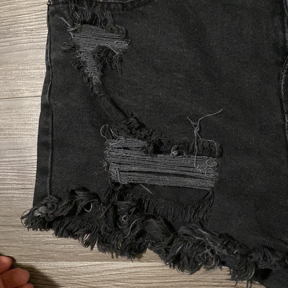 Black Jean Shorts Ripped/Frayed size 8/29 - Picture 2 of 7